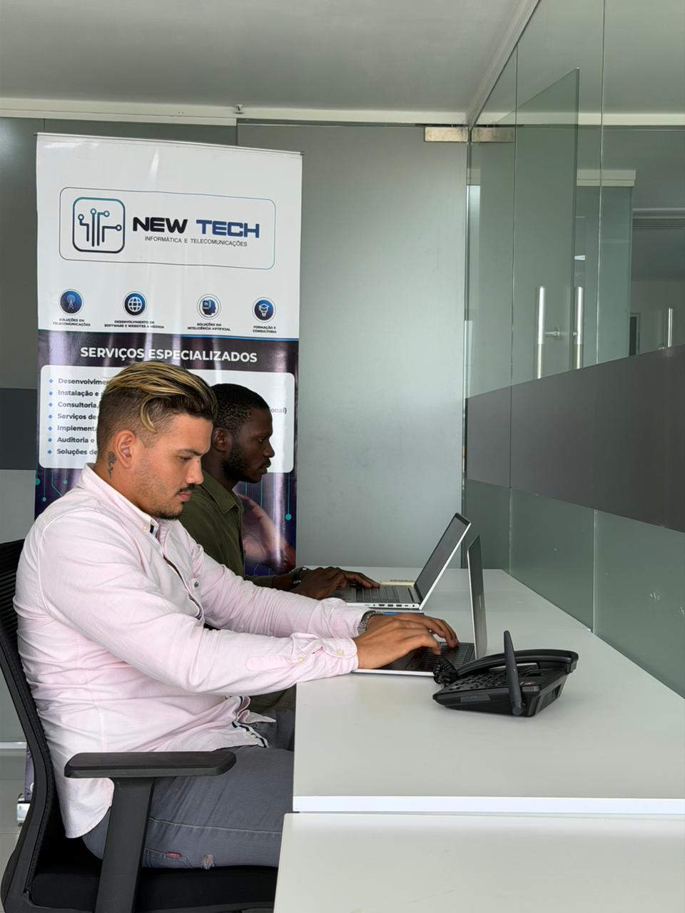 Equipa técnica da Newtech Angola em formação de fibra óptica